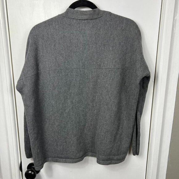 Ann Taylor gray merino wool textured cardigan sweater. Size medium - Picture 9 of 10